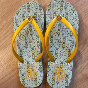 Stunning Tory Burch flip flop